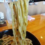 極太麺 まな屋 - 「全粒粉麺」は、モチモチ食感の 極太 やや縮れ麺。