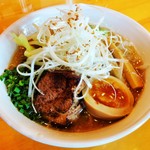 極太麺 まな屋 - 家内が頂いた「和風煮干し醤油ラーメン」730円（税込）です。お洒落な器で出されます。