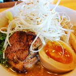 極太麺 まな屋 - アップです。