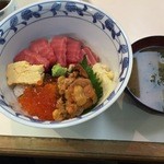 つきじ かんの - 中トロ、うに、いくらの三種丼1,800円