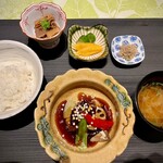 割烹まさご - ご飯はお替わりできます。お漬物、じゃこ共に薄味で塩分が気になる人でもOKです