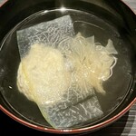 割烹まさご - お椀　ふぐのあんぺい、白キクラゲ、冬瓜。あんぺいは、はんぺんに近い感じです。ふわっとしててお出汁と良く合いました