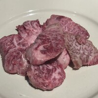 焼肉あきら - 〈熟成〉雪降り和牛 サーロイン切り落とし
