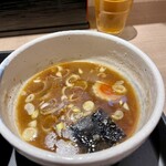 羽田大勝軒 - つけ汁は酸味強め