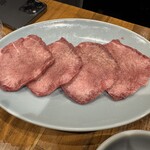 炭火焼肉ホルモンさわいし - 
