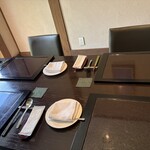 薪の音 - 個室のテーブル（6人用）