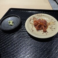 和牛lab K - サッと炙ったサーロインを甲府の卵と合わせて