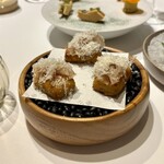 JINBO MINAMI AOYAMA - クレマフリッタ､自家製発酵唐辛子ペースト､4ヶ月前に仕込んだ生ハムのスライスをのせています。