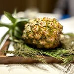 JINBO MINAMI AOYAMA - 次の食材。沖縄島パイン｡