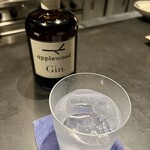 Claro - Australian Gin アップルウッド ソーダ割り