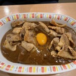 スタミナカレーの店バーグ - スタミナカレー　生たまご　950円