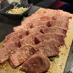 赤身焼肉 ホルモン 研磨 - 