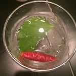 SHOJIN tokyo - 金魚。焼酎に唐辛子がピリッと うんま〜