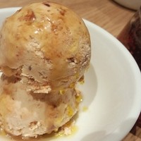 ウォルプタス 東京駅グランルーフ店 - プラリネと塩キャラメルのセミフレッド。オイルあうね！