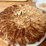 ら～めん石狩 - 美しい円盤餃子