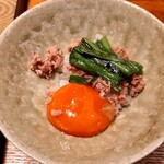 特選髙坂鶏 克つ鳥 - 卵黄を乗せて