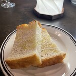 中野レンガ坂 洋食堂 葡萄 - 温かなパン