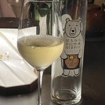 中野レンガ坂 洋食堂 葡萄 - ドリンク(はちみつ白くまワイン)