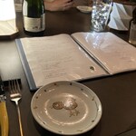 中野レンガ坂 洋食堂 葡萄 - お皿も粋