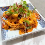 ON the TABLE CHINESE - 