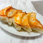 ON the TABLE CHINESE - 