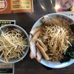 ラーショマルミャー - ネギチャーシューメンしょうゆ&ネギチャーシュー丼（アップ１）