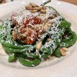 ラ ピニャータ - 長い豆のトマトソース