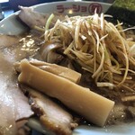 ラーショマルミャー - ネギチャーシューメンしょうゆ（アップ）