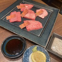 和牛焼肉 やくにく 路地裏 - 