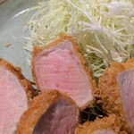 車道 フライのぶた福 - (後列)肉の繊維に逆らった切り方