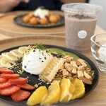 ニイチナナ 腸活グリークヨーグルト専門店 - 