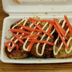 ディオ - たこ焼き６個入り(税込)100円 →マヨネーズ→紅しょうが (2025.08.16)