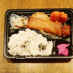 ディオ - 中華弁当 (税抜)198円→139円 ※開封後 (2025.08.16)