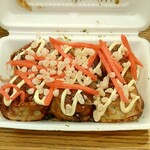 ディオ - たこ焼き６個入り(税込)100円 →マヨネーズ→紅しょうが→天かす (2025.08.16)