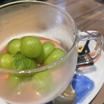 アロン - シャインマスカットの杏仁豆腐