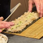 すしやのたい悟 - わさびを多めに仕込み