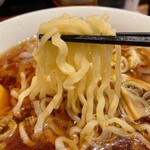 喜多方ラーメン 坂内 - 麵リフト