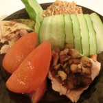 ゆるり 中華食堂 癒食同源 - 蒸し鶏三姉妹 380円。