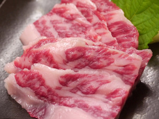 Tenkuu - 毎日新鮮なお肉を仕入れているためオススメの部位は日替わりです☆価格も仕入れ状況で変動しますが安くおいしいお肉であることはお約束いたします!!
                        