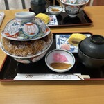 新玉亭 - ご飯中盛り