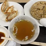 独一処餃子 - 料理写真:少し底面を凹ませて焼くのか
ハンバーグ理論か