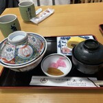 新玉亭 - ご飯並盛り