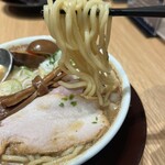 津軽煮干 ひらこ屋 - もちもちの麺