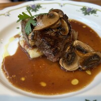 vino italiano zizi cucina - Bランチのメイン: 牛リブロースグリル マッシュルームソース