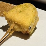 串揚げとおでん コムロテツヤ - 賀茂茄子とつくねのはさみ揚げ