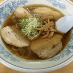 食処 味まる - チャーシュー麺