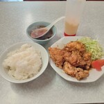 宝明楼 - 鶏の唐揚げ(甘辛ニンニクだれがけ)定食750円税込 ご飯の盛りが良い。