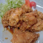 宝明楼 - 鶏の唐揚げ甘辛ニンニクだれがけ､アップ。