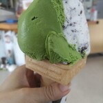 にゅうにゅう工房 - 抹茶とクッキークリームのダブル　600円