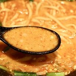 麺酒場 楓花亭 - ガツンとパンチの効いた旨辛スープ